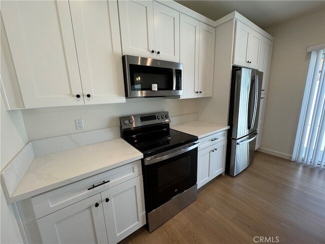 Photo - 15236 Kingsbury St