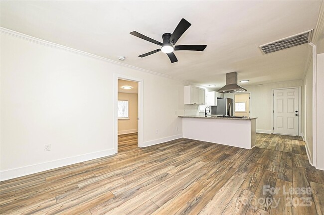 Photo - 6616 Charlie Walker Rd