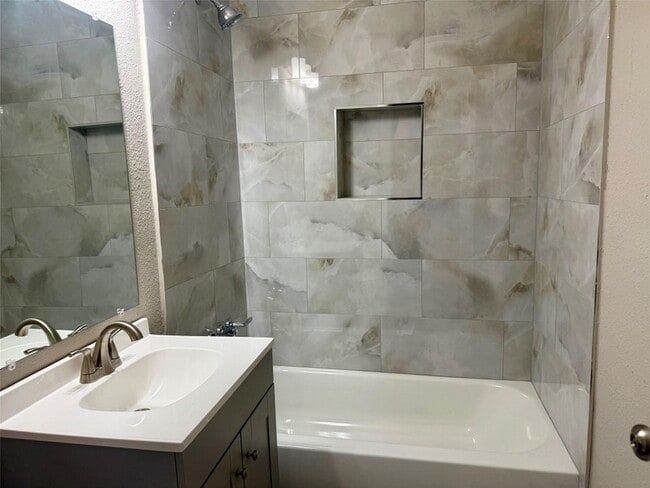 Photo - 6743 Crestmont St