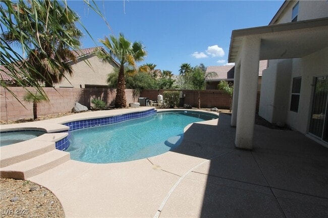 Photo - 2586 Highland Cliff Dr