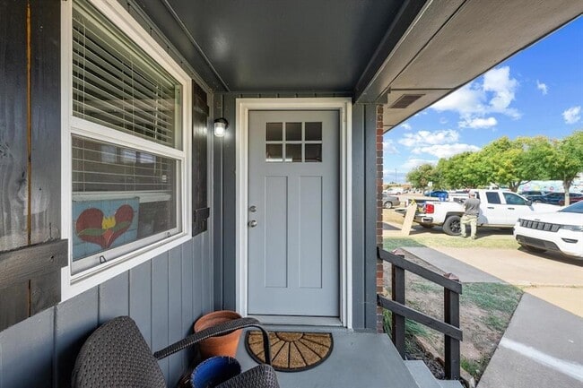 Photo - 920 E Wayne St