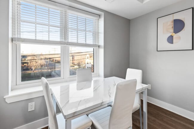 Photo - 457 E Kirby St Unit ID1228687P