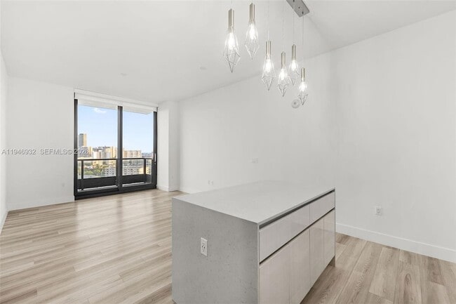 Photo - 101 Diplomat Pkwy Unit 1706