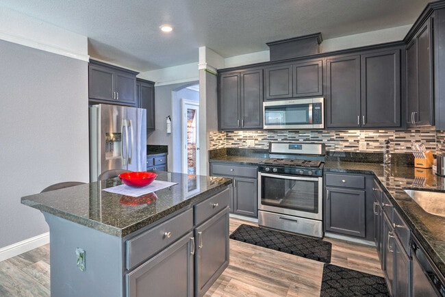 Photo - 761 Ashwick Loop Unit SI FL1-ID1545883P