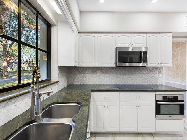 Photo - 3304 Alhambra Cir