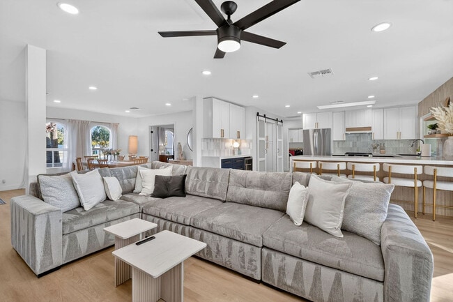 Photo - 5121 E Windrose Dr Unit SI ID1558605P