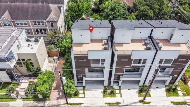 Photo - 225 Willard St