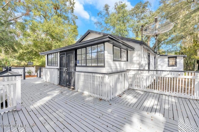 Photo - 5905 Diamond St