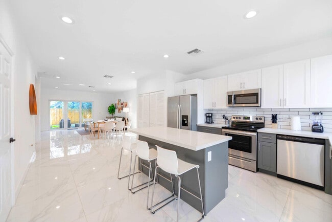 Photo - 1175 NW 26th St Unit FL1-ID1022302P