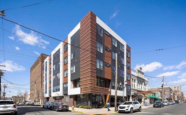 Building Photo - 6401 Park Ave Unit 401