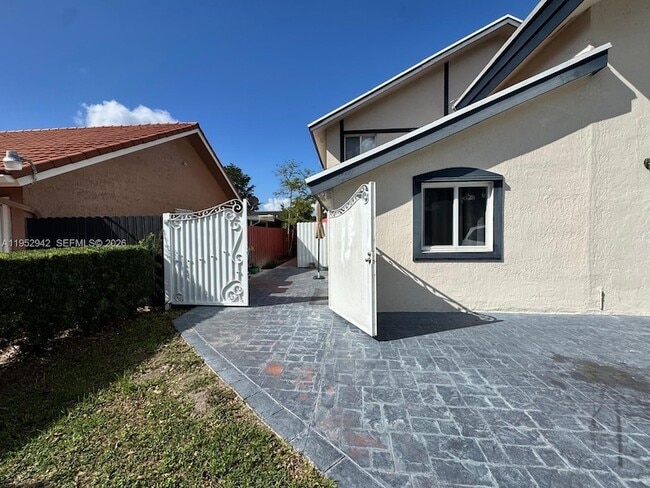 Photo - 10710 SW 141st Ave Unit 1