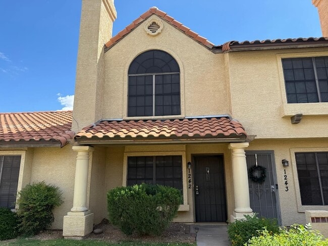 Building Photo - 5704 E Aire Libre Ave