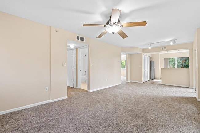 Photo - 900 Scotia Dr Unit 206