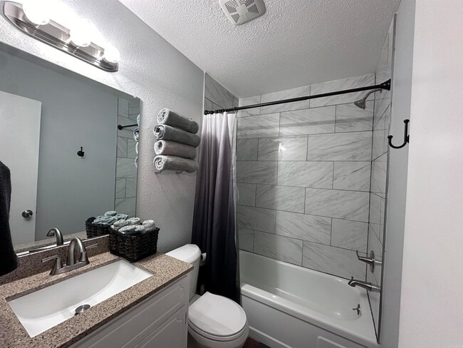 Photo - 3802 Pine St