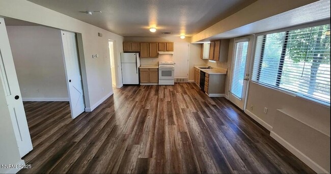 Building Photo - 2835 Skyline Blvd Unit B