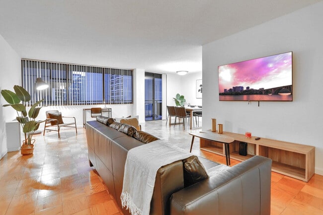 Building Photo - 320 23rd St S Unit FL7-ID1022524P