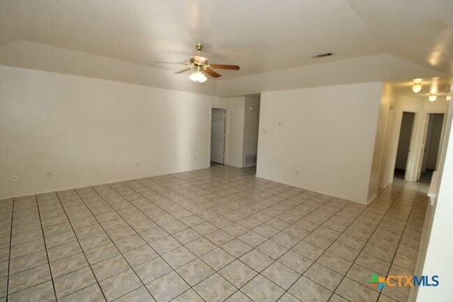 Photo - 1407 Saddle Dr