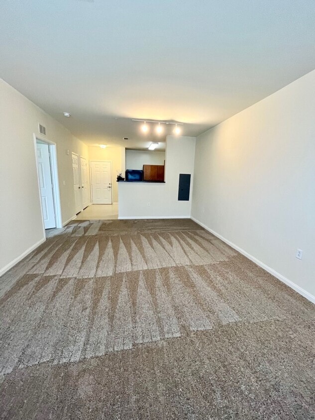 Floor Plan - B2-2x2 Blondale - Modified