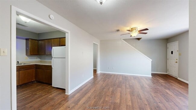 Photo - 2803 Longmire Dr Unit B