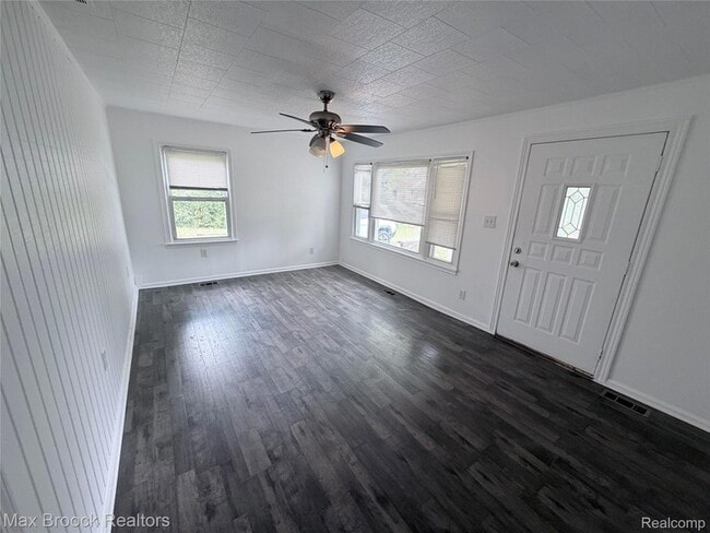 Photo - 1130 Birchwood Ave