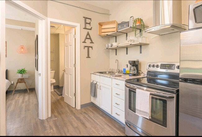 Photo - 532 W College Ave Unit ID1061655P