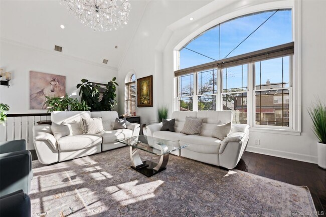 Photo - 2063 Narragansett Ave Unit 2