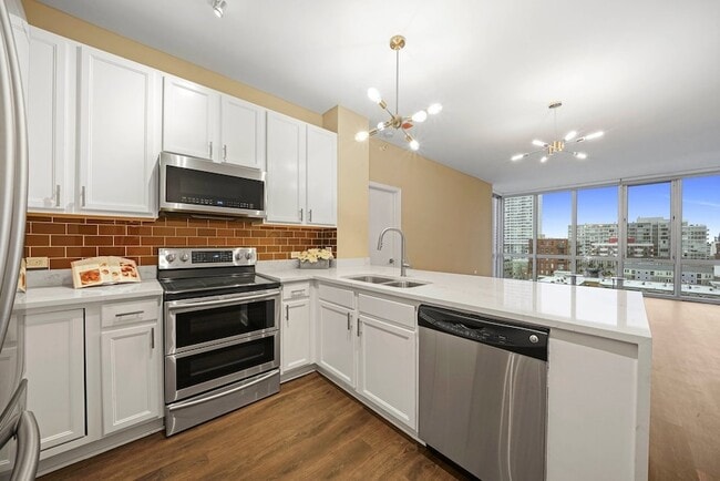 Photo - 1629 S Prairie Ave Unit 809