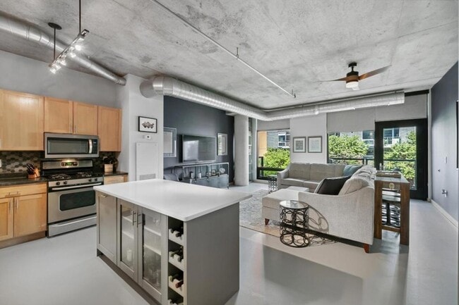 Photo - 720 N 4th St
