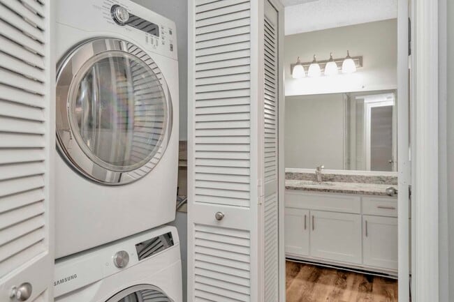 Photo - Essex Place Luxury Apartments