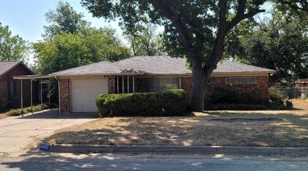 Photo - 4459 Burke Rd