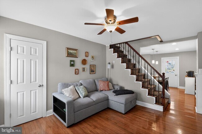 Photo - 4743 Umbria St