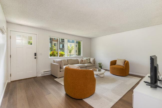 Building Photo - 15706 Ash Way Unit ID1234677P