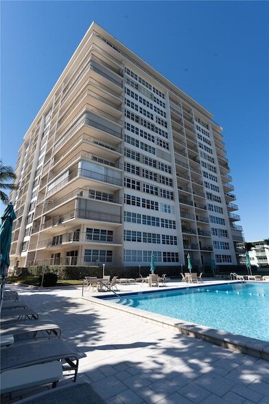 Photo - 1021 Hillsboro Mile Unit 204 Unit 204