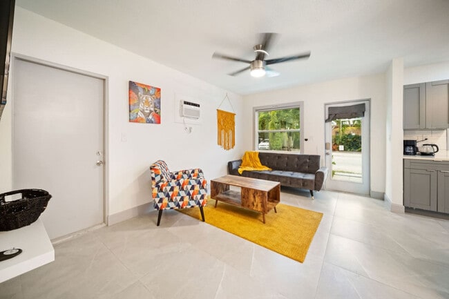 Photo - 847 NE 16th Ave Unit ID1369651P