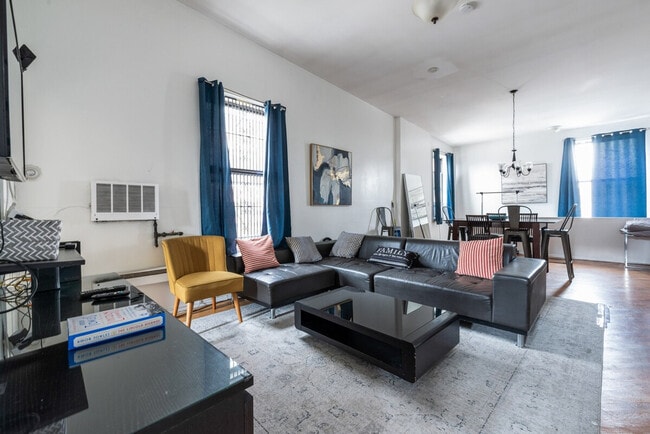 Building Photo - 2257 1st Ave Unit ID1325114P