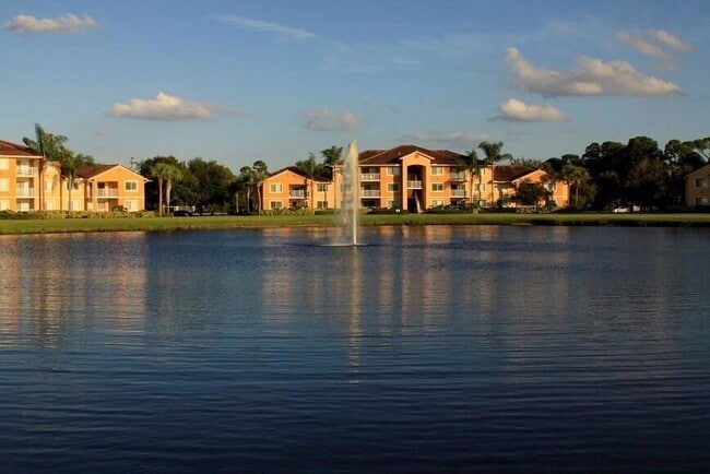 Photo - 141 SW Palm Dr Unit 306