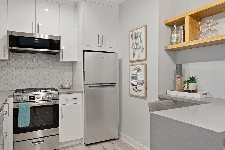 FALL SPECIAL AVAILABLE! - Palm View Village (Furnished Units Available)