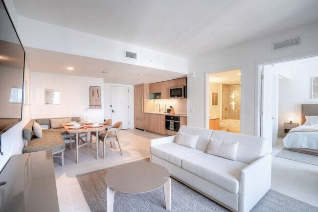 Photo - 601 NE 1st Ave Unit SI ID1317853P