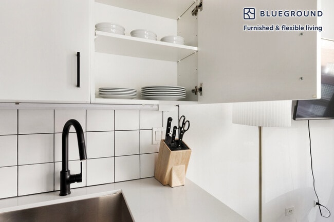 Photo - 61 W Erie St Unit FL3-ID1400