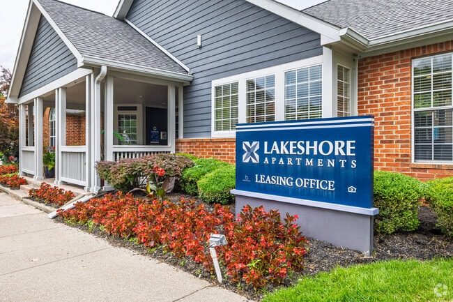 Entrance - Lakeshore Apartments