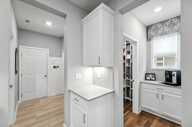 Photo - 9337 Bridle Way