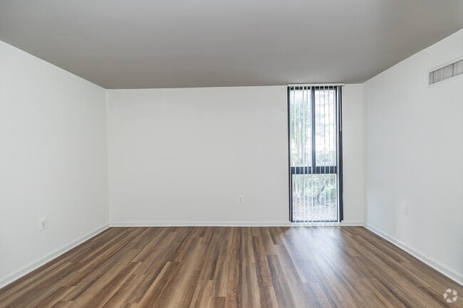 1BR, 1BA - 784SF - Bedroom - Whitestone at Landmark