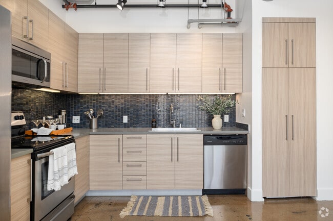 1BD, 1BA - 737SF - Kitchen - Maxfield Lofts