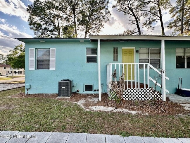 Photo - 93 Lewis St