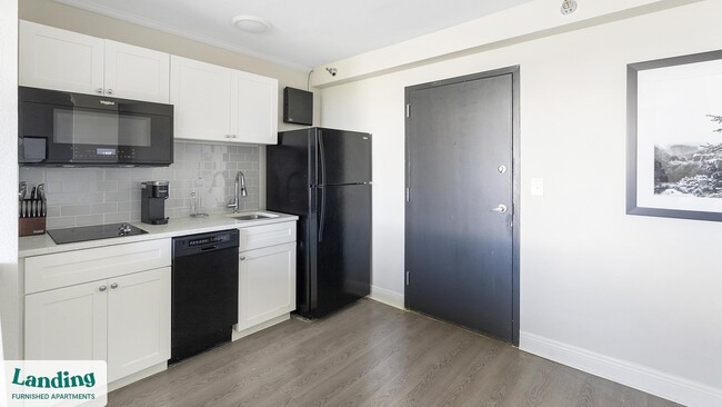 Photo - 305 Dr. M.L.K. Jr St S Unit 739.1403522