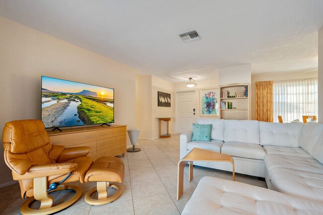 Building Photo - 7423 Dickens Dr Unit ID1284302P