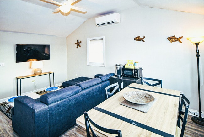 Photo - 38 North End Blvd Unit SI ID1631129P