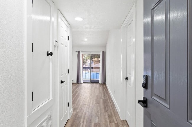 Photo - 17331 Red Oak Dr Unit 14