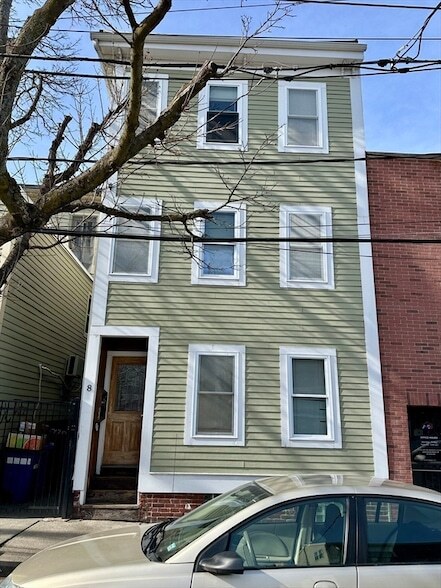 Photo - 8 S Bremen St Unit 1