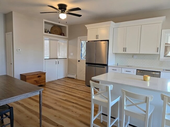 Photo - 52 Sidney St